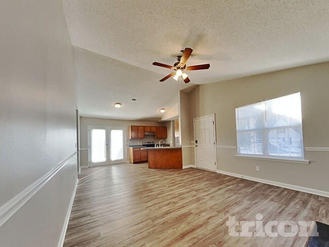 Photo - 120 Huntwood Trail