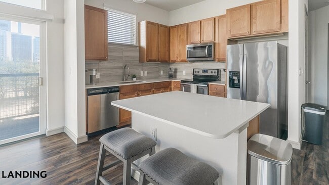 1711 Caroline St Unit 225