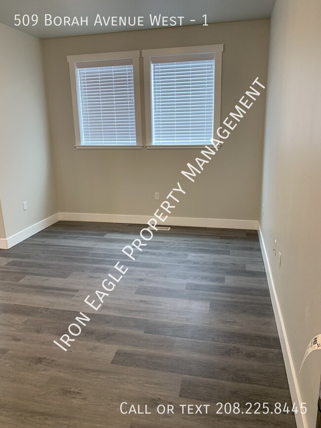 Photo - 509 Borah Ave W