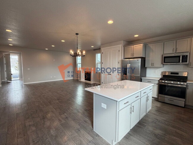 12927 Twisted Oak Dr