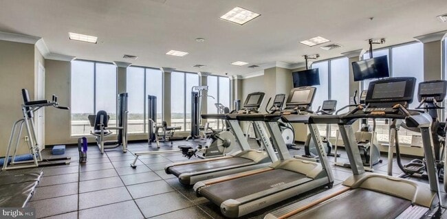 Building Photo - 851 N Glebe Rd Unit 810