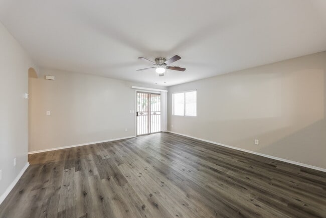 7637 S 27th Way