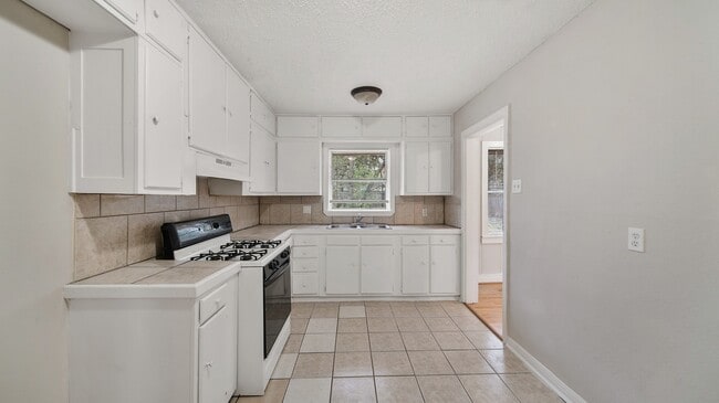 Photo - 8018 Sharondale Dr