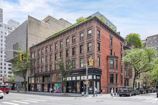 Photo - 33 E 74th St