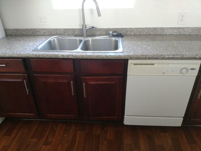 Photo - ***MOVE IN SPECIAL*** 3 Bedroom 2 bathroom Northwest condo