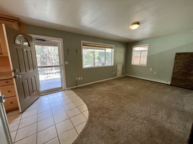Entrance from porch - 49 Big Jack Court Unit Apartment