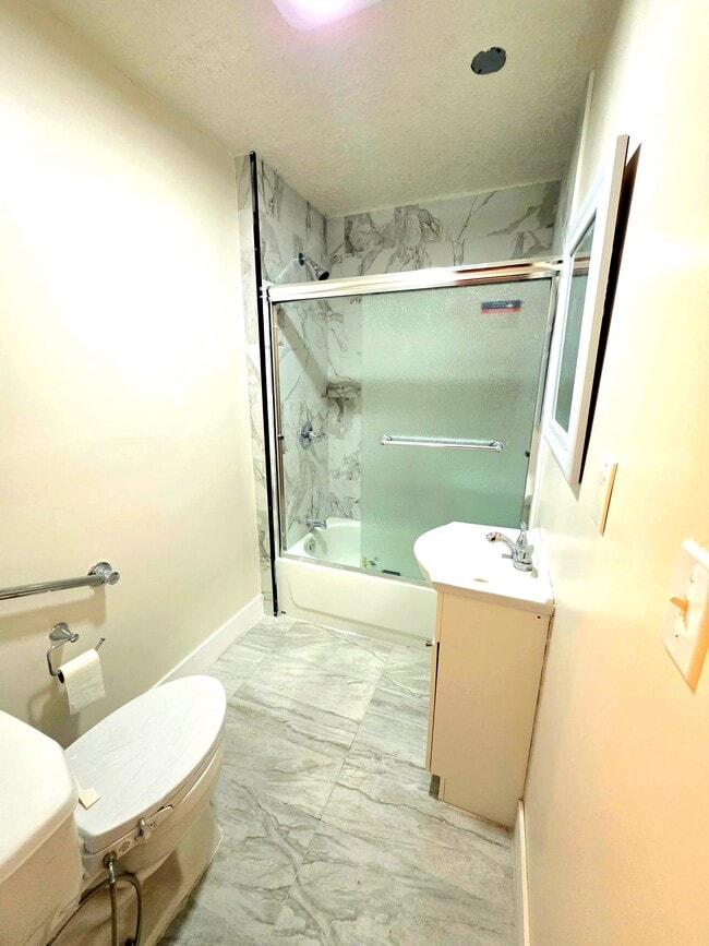 Building Photo - 2229 Brewerton Rd Unit 1