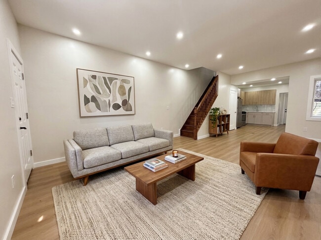 Building Photo - 1729 LeCount St