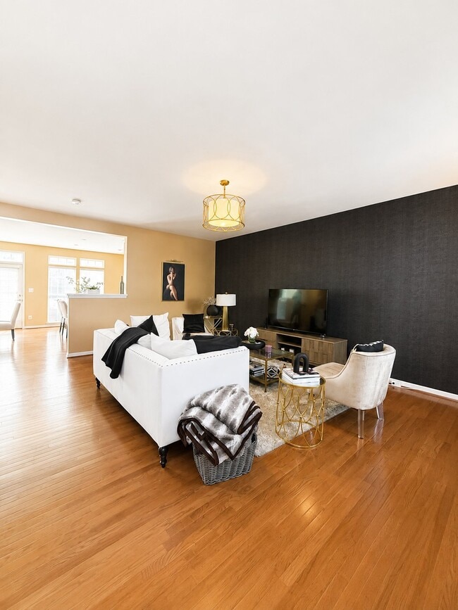 Photo - 15201 Torbay Way