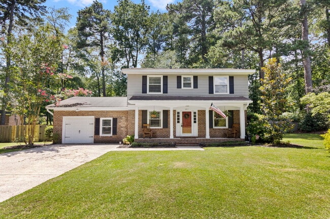 Spacious 4-Bedroom Haven with 3 Full Baths... - Spacious 4-Bedroom Haven with 3 Full Baths... Apartment