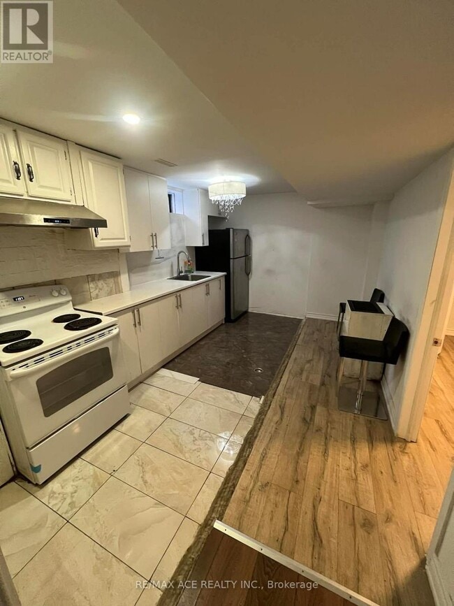 Photo - 161 Heale Ave