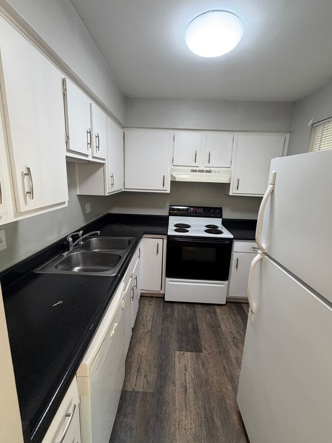 Photo - 1306 Black Forest Dr Unit B