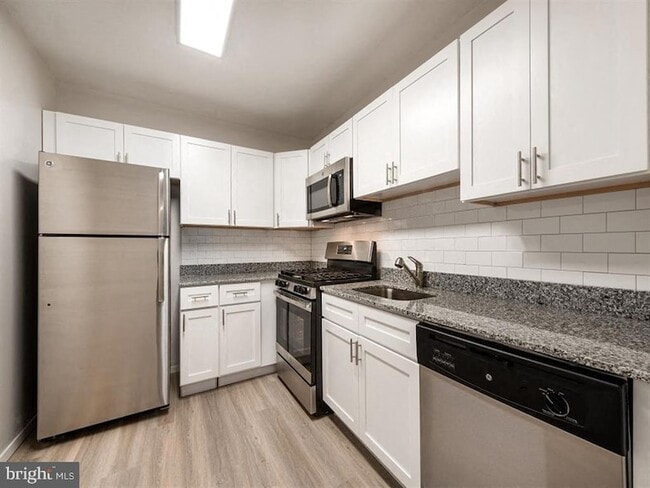 Photo - 1009 Warwick Dr Unit 2D