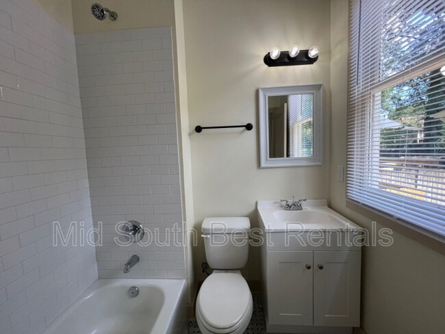 Photo - 2072 Cowden Ave Unit E