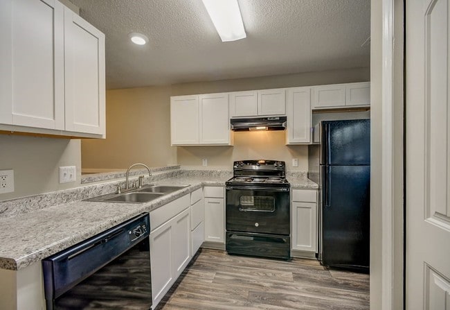 Kitchen - Forest Edge Townhomes
