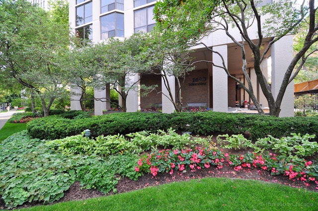 Building Photo - 2650 N Lakeview Ave Unit 1505