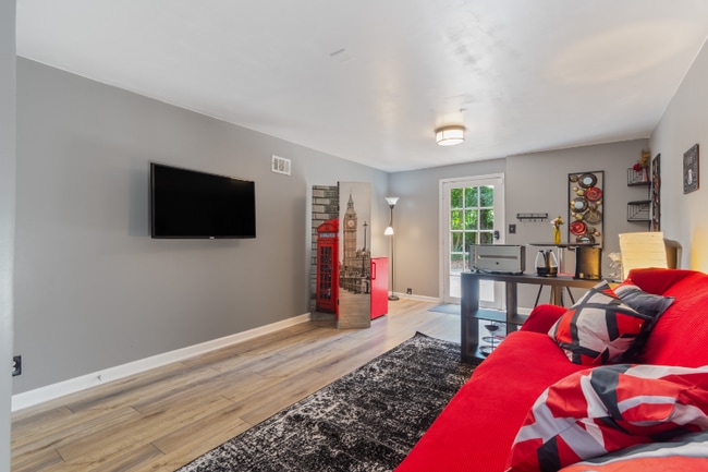 Photo - 142 Wanda Ave House