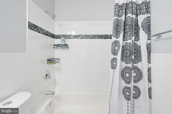 Photo - 900 E Tantallon Dr