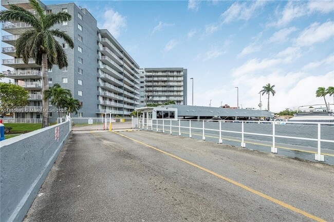 Building Photo - 1800 NW 24th Ave Rental