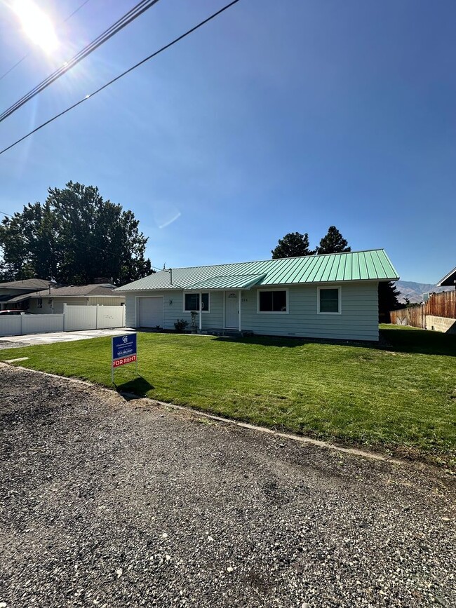 Building Photo - 3 Bedroom 1 Bath home * Owner Updates