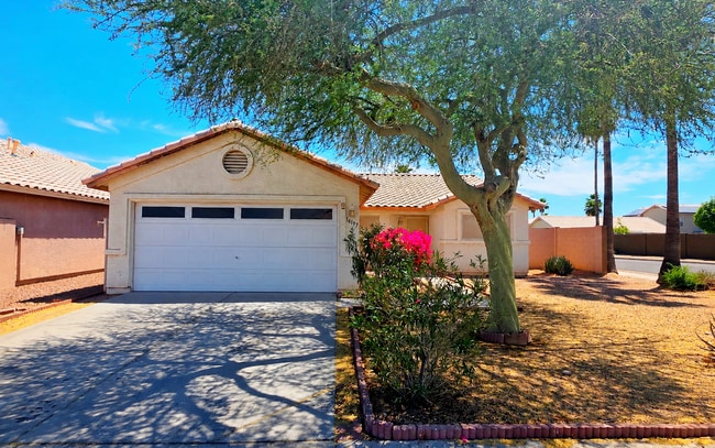 Building Photo - Newly Renovated 3 Bedroom 2 Bath