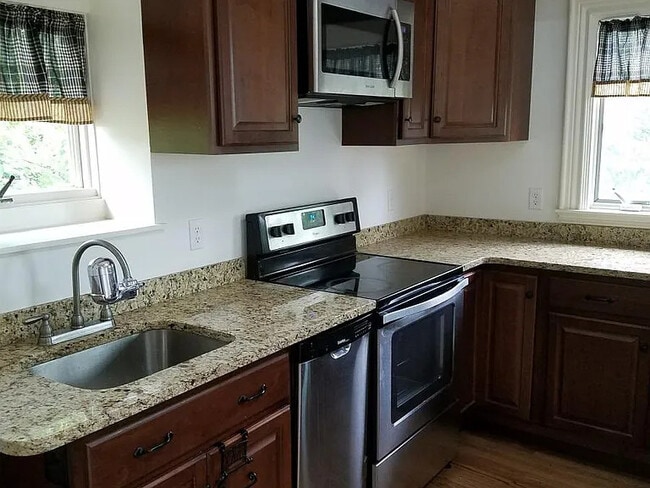 Photo - 34 Claremont Ter Unit 4