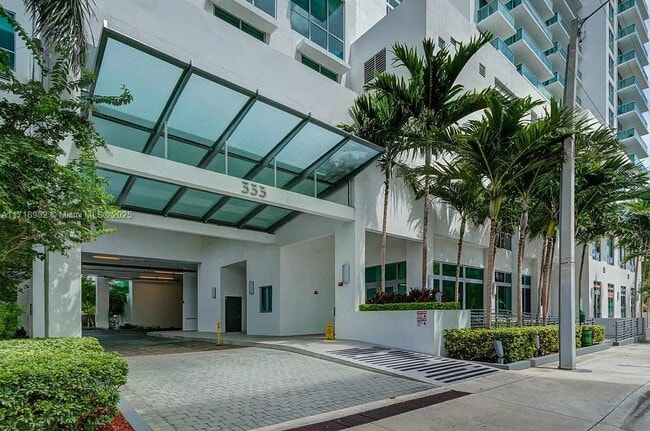 333 NE 24th St Unit 905