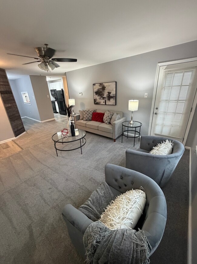 Living Room - 102 Stone Hurst Ct