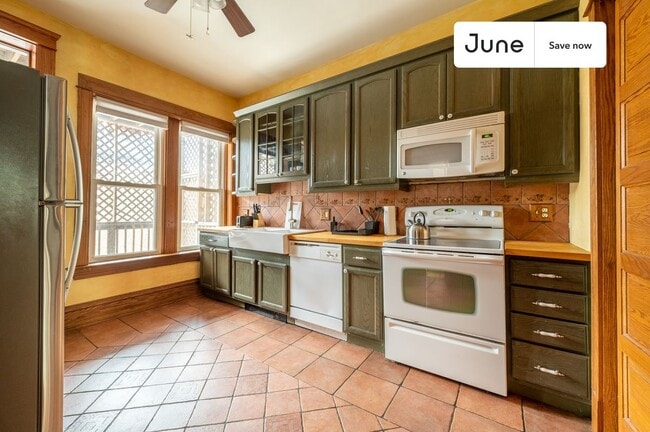 Photo - 3508 N Sheffield Ave