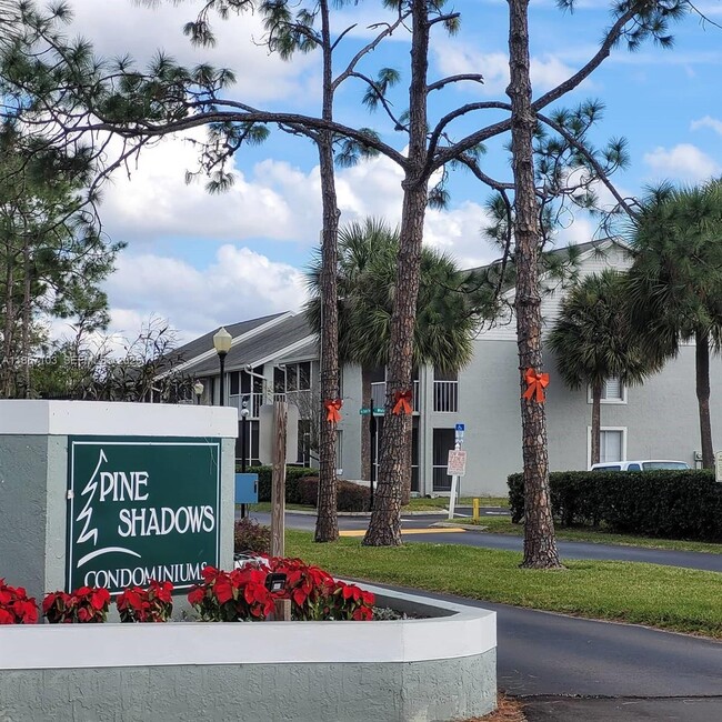 Building Photo - 4375 White Pine Ave Unit 82-4