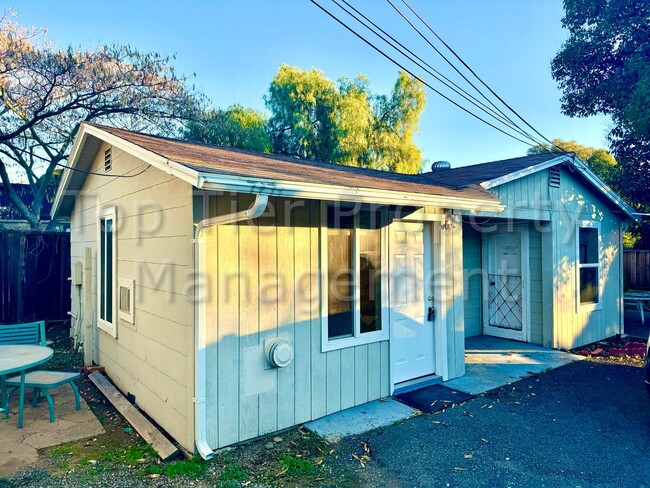 Photo - 1884 N 5th St Apartamento Unidad N. 5th Street 1884 #B