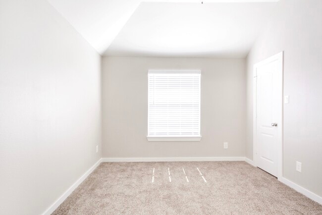 Photo - 28243 Chalet Park Dr