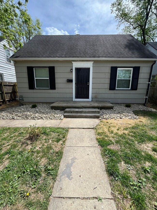 Building Photo - Beautifully Renovated 3BR Home with Modern Finishes & Spacious Living Areas