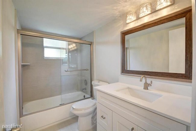 Photo - 703 Gardens Dr