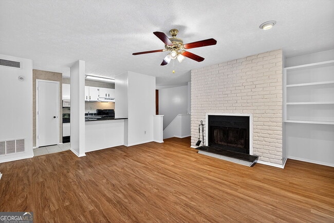 Photo - 903 Cumberland Ct SE