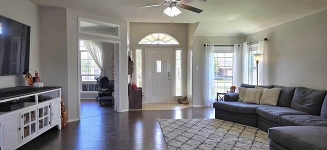 Photo - 1112 Sugar Brook Dr