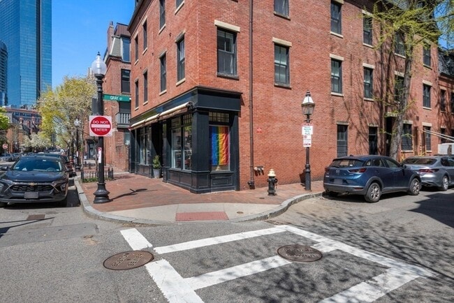 Photo - 39 Clarendon St Unit 2