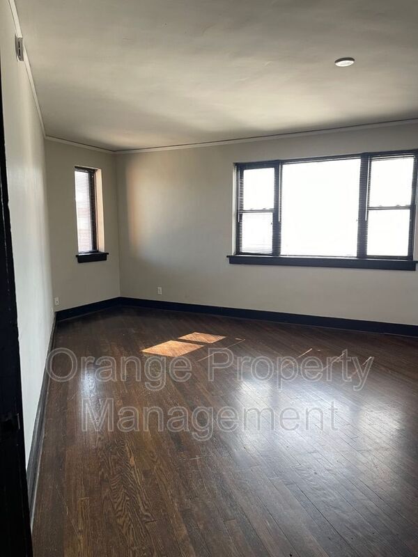 Photo - 3302 Burt St Unit #5