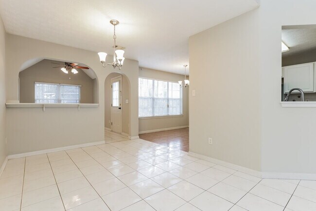 Photo - 132 Stoney Brook Way