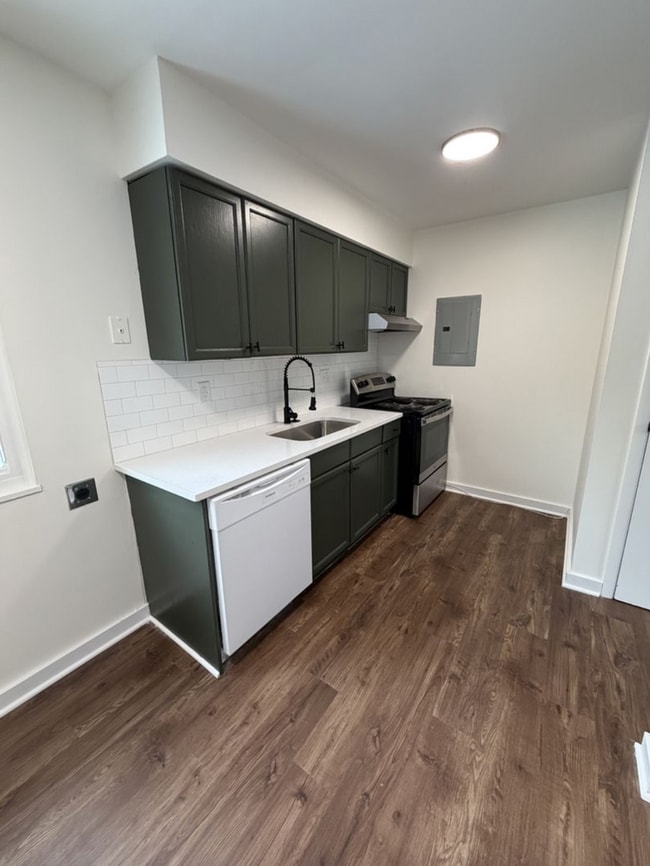 Photo - 1530 Genessee Ave Unit B