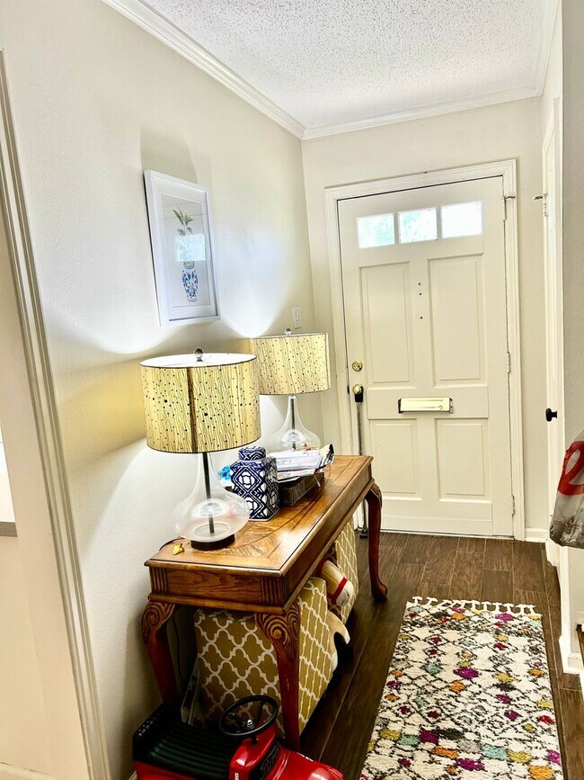 Photo - Jefferson Square Condos - Jefferson Hwy/Bluebonnet