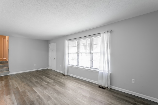 Photo - 218 Townsend Cir