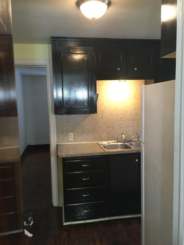 Photo - 715 W 9th St