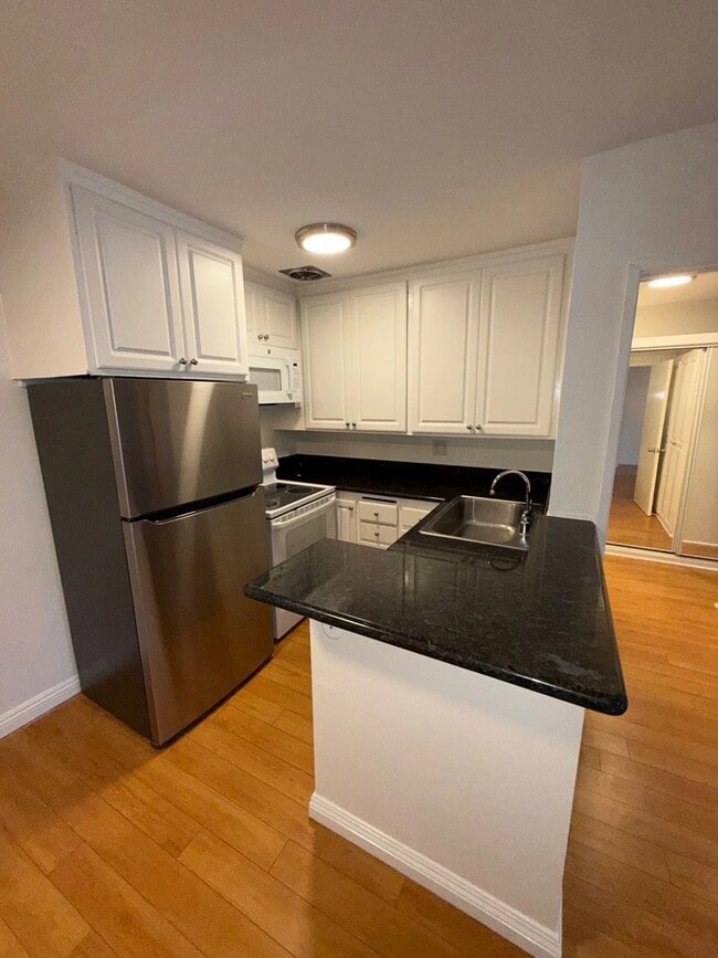 Photo - 10760 Rose Ave Unit 219