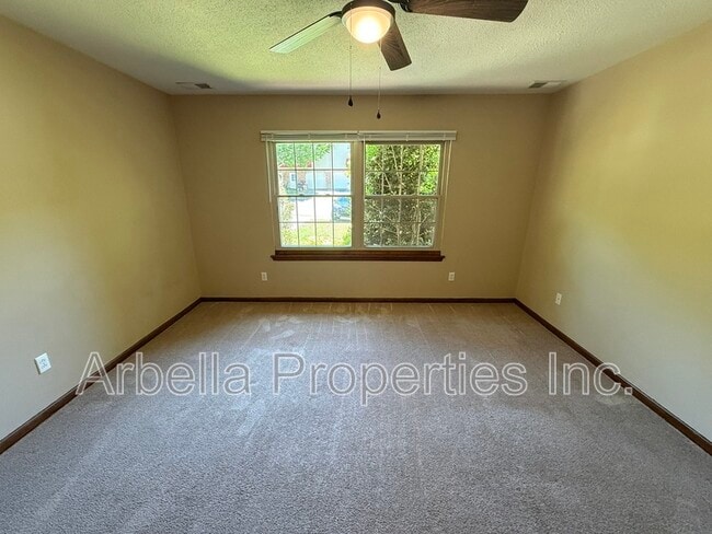 Photo - 1608 Herrin Dr