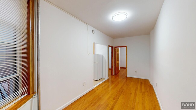 Building Photo - 20 Spring St Unit 1 Rental