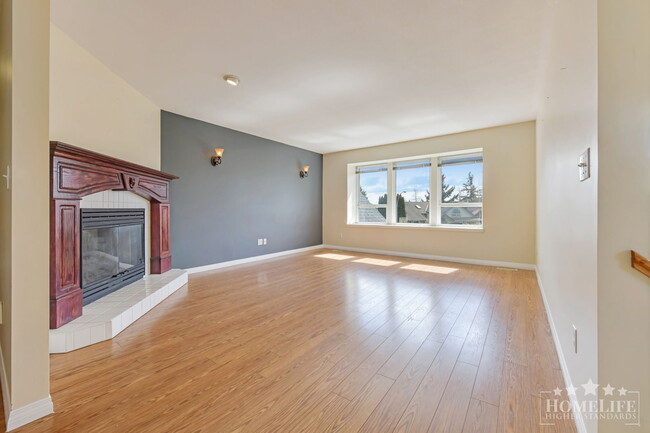 Photo - Spacious Luxury 4 Bedroom Upper Suite in Clayton Heights Unit Upper House