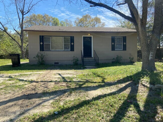 Building Photo - **AVAILABLE NOW**Total Electric*3 Bedroom ... Rental