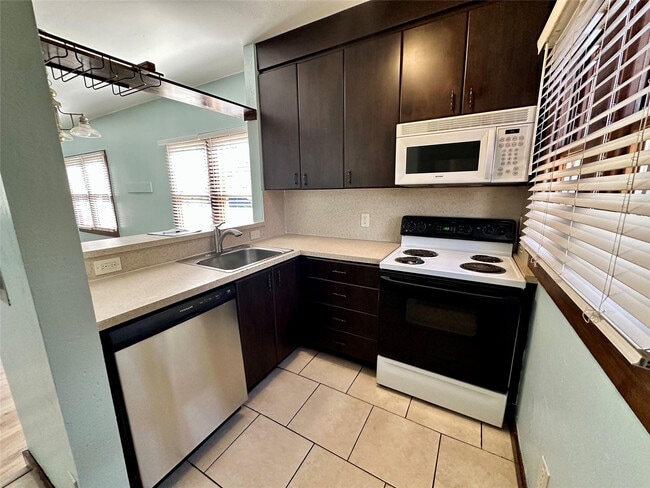 Photo - 11 SW 11th Ave