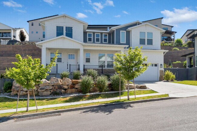 Photo - Traverse Mountain | SPACIOUS LIVING | 6 BED 4 BATH SINGLE FAMLY HOME